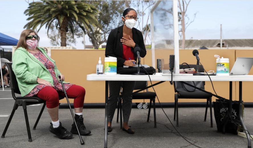 Column One: In Redondo Beach, it’s homeless court alfresco — with love