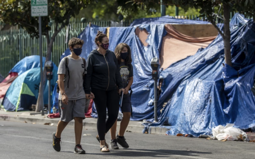 L.A. cracks down on homeless encampments near schools, over protesters’ jeers